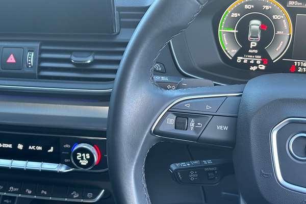 2023 Audi Q5 55 TFSI e S line FY