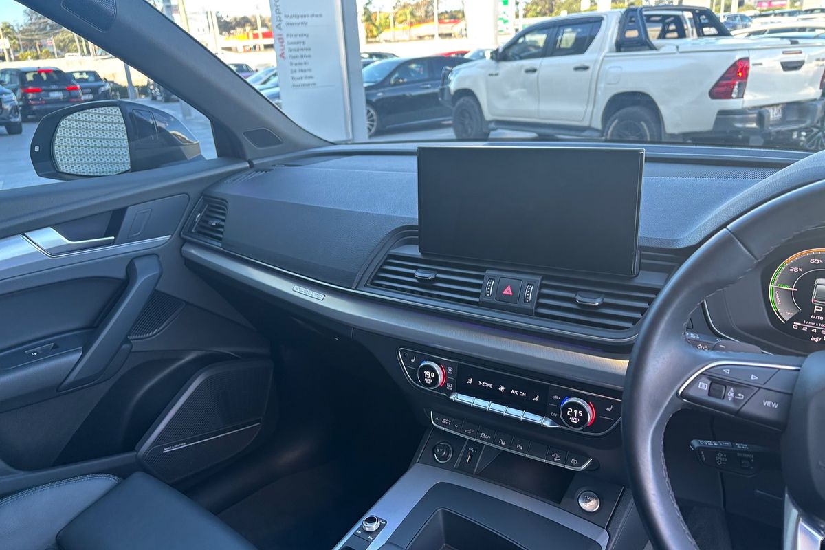 2023 Audi Q5 55 TFSI e S line FY