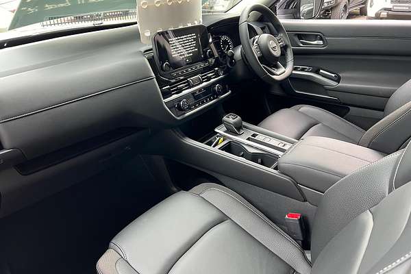2024 Nissan Pathfinder Ti R53