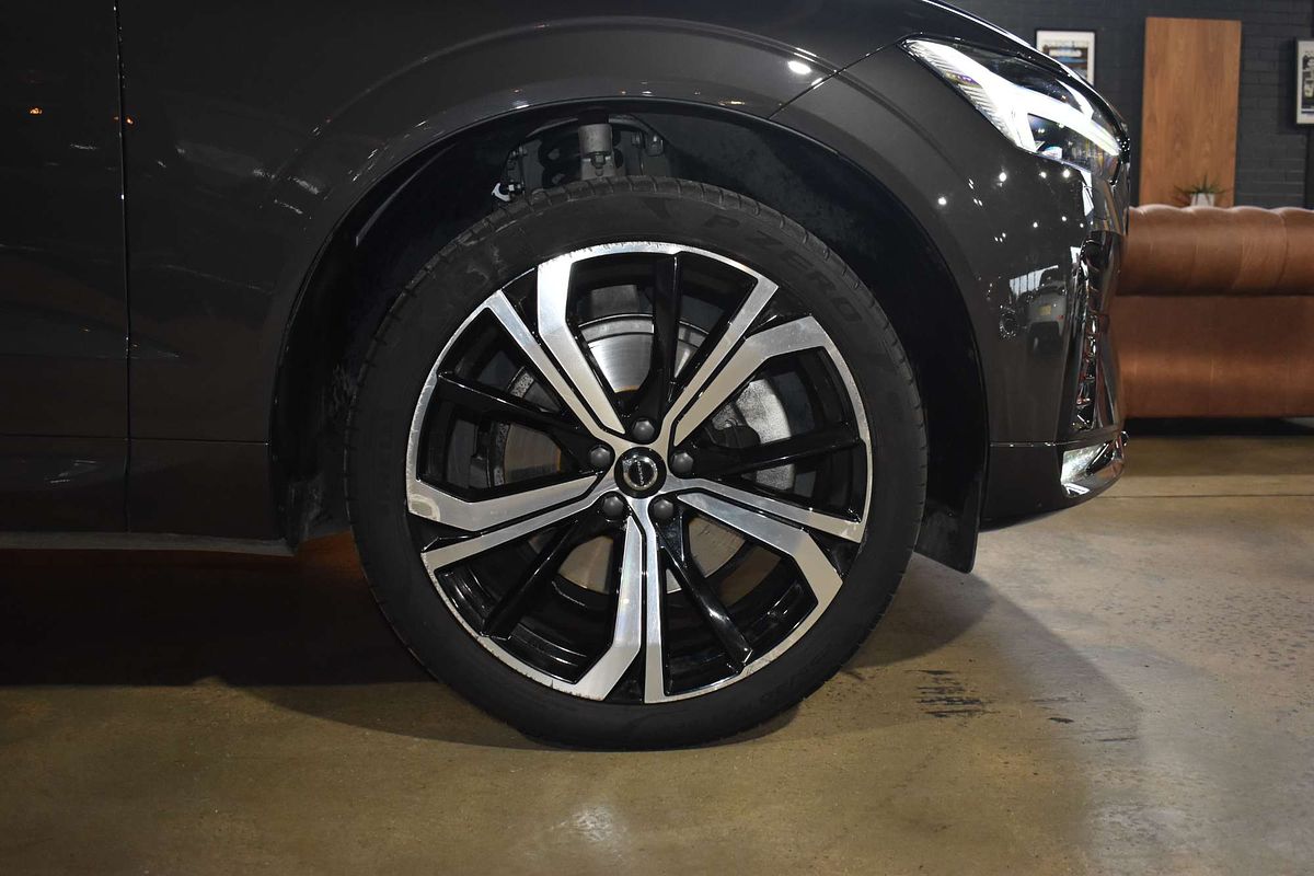 2021 Volvo XC60 B6 R-Design
