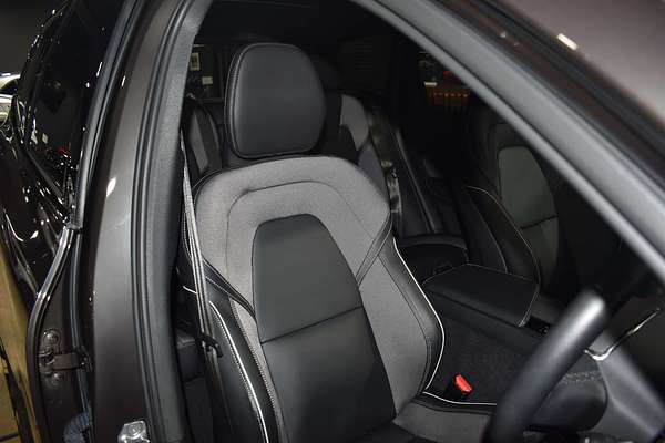 2021 Volvo XC60 B6 R-Design