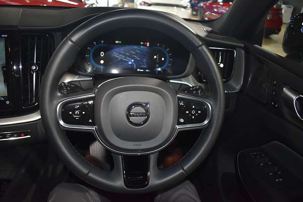 2021 Volvo XC60 B6 R-Design
