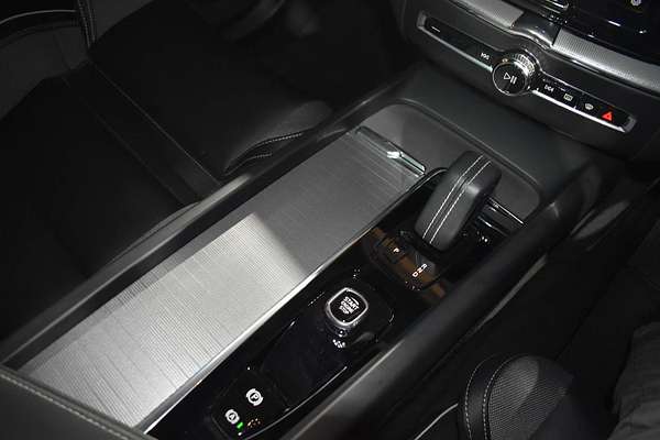 2021 Volvo XC60 B6 R-Design