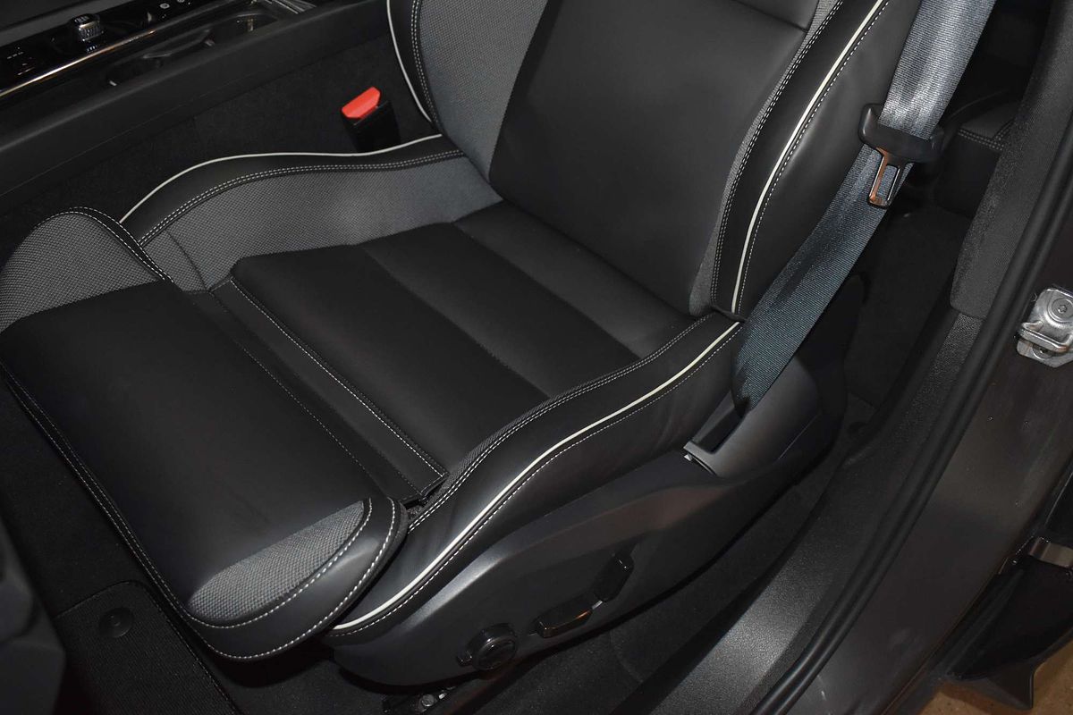 2021 Volvo XC60 B6 R-Design