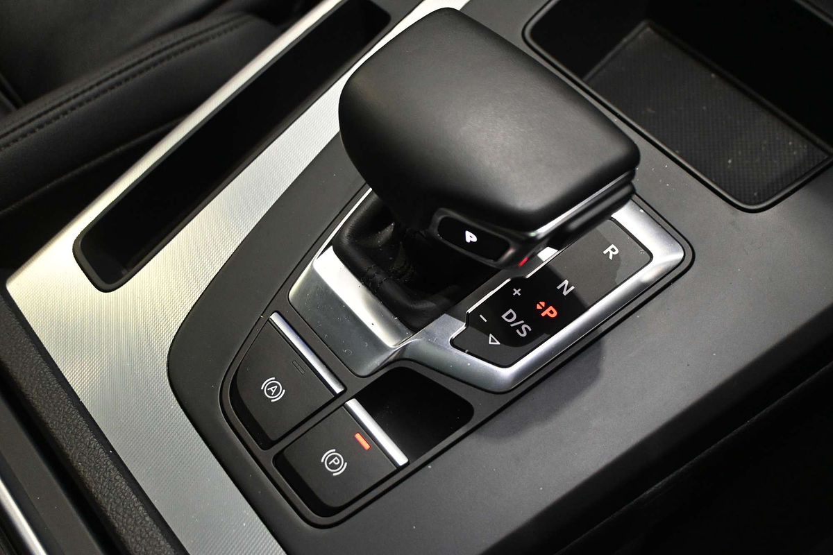2022 Audi Q5 40 TDI FY