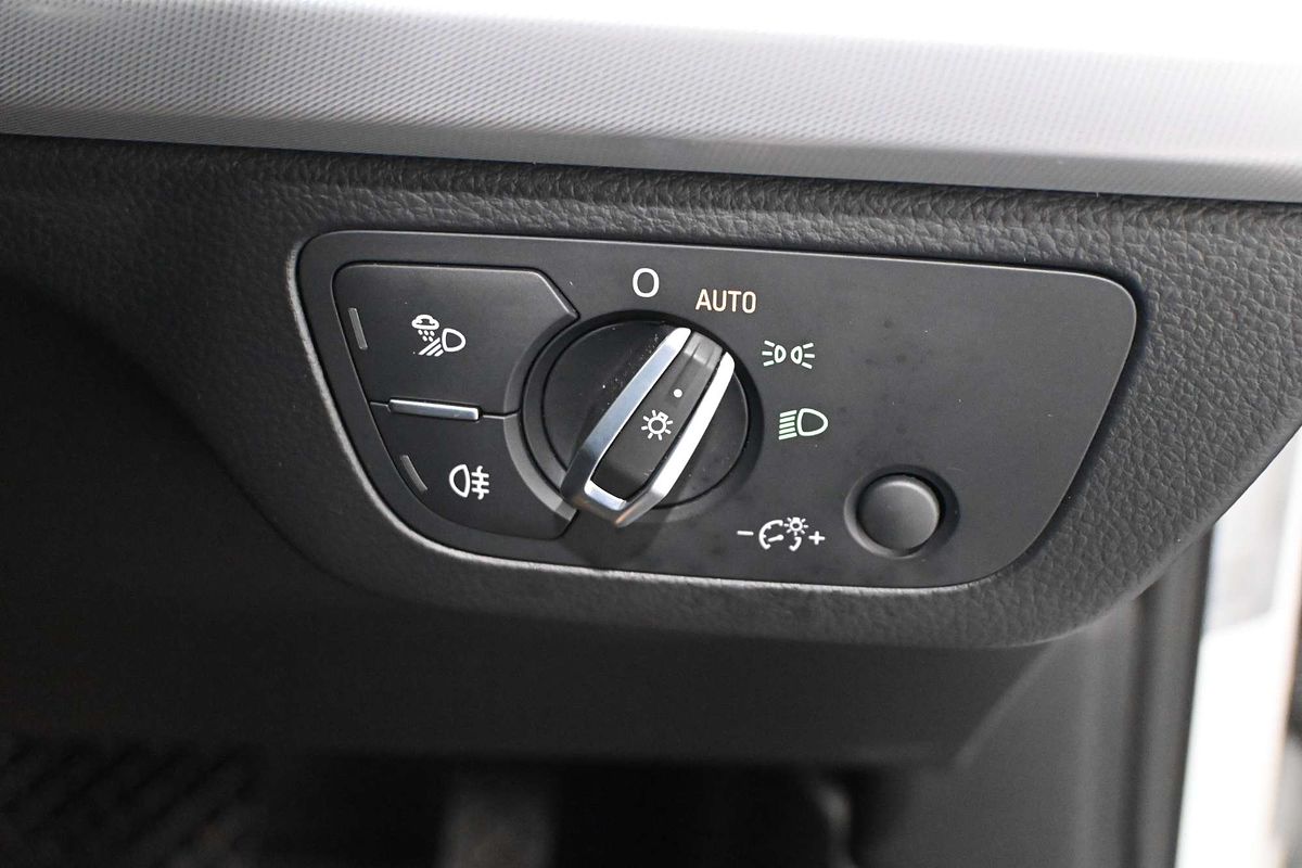 2022 Audi Q5 40 TDI FY