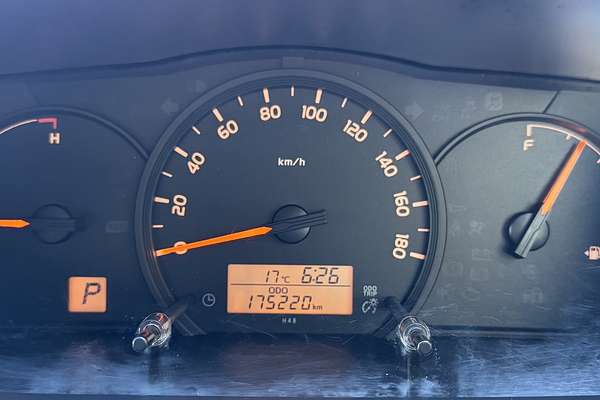 2018 Toyota Hiace Commuter TRH223R MY16