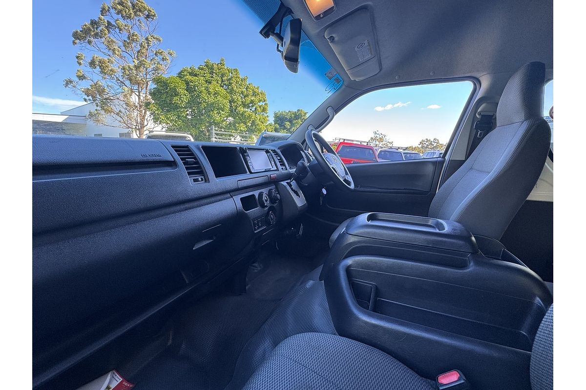 2018 Toyota Hiace Commuter TRH223R MY16
