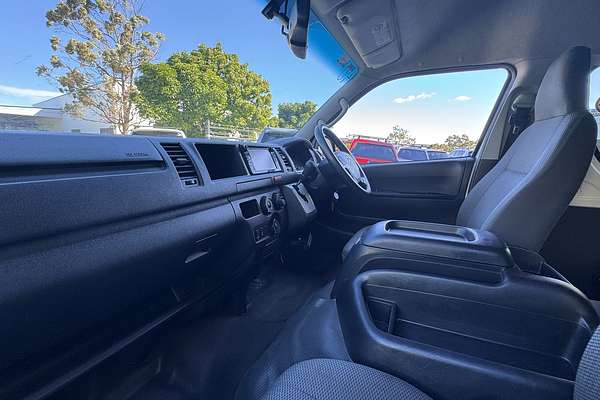 2018 Toyota Hiace Commuter TRH223R MY16