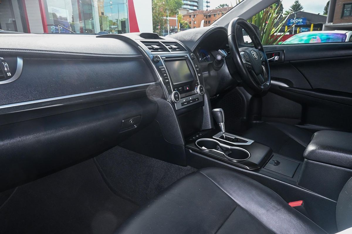 2015 Toyota Camry Atara SL AVV50R