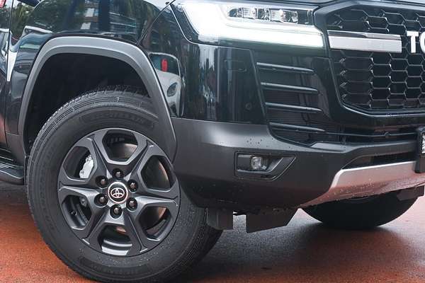 2023 Toyota Landcruiser GR Sport FJA300R