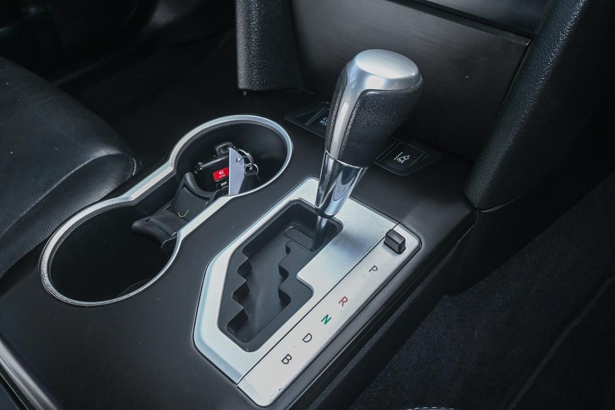2015 Toyota Camry Atara SL AVV50R