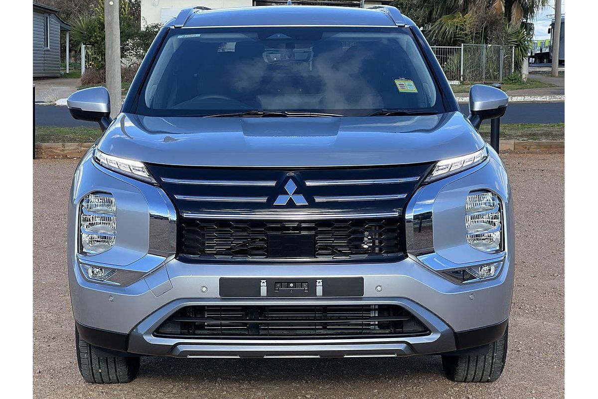 2025 Mitsubishi Outlander LS ZM