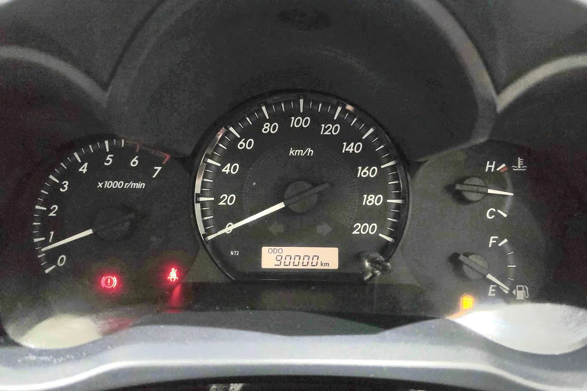 2014 Toyota Hilux Hilux 4x2 Workmate 2.7L Petrol Manual Single Cab C/C TGN16R Rear Wheel Drive
