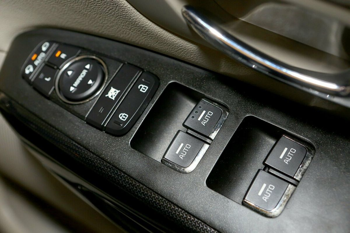 2020 Kia Carnival SLi YP