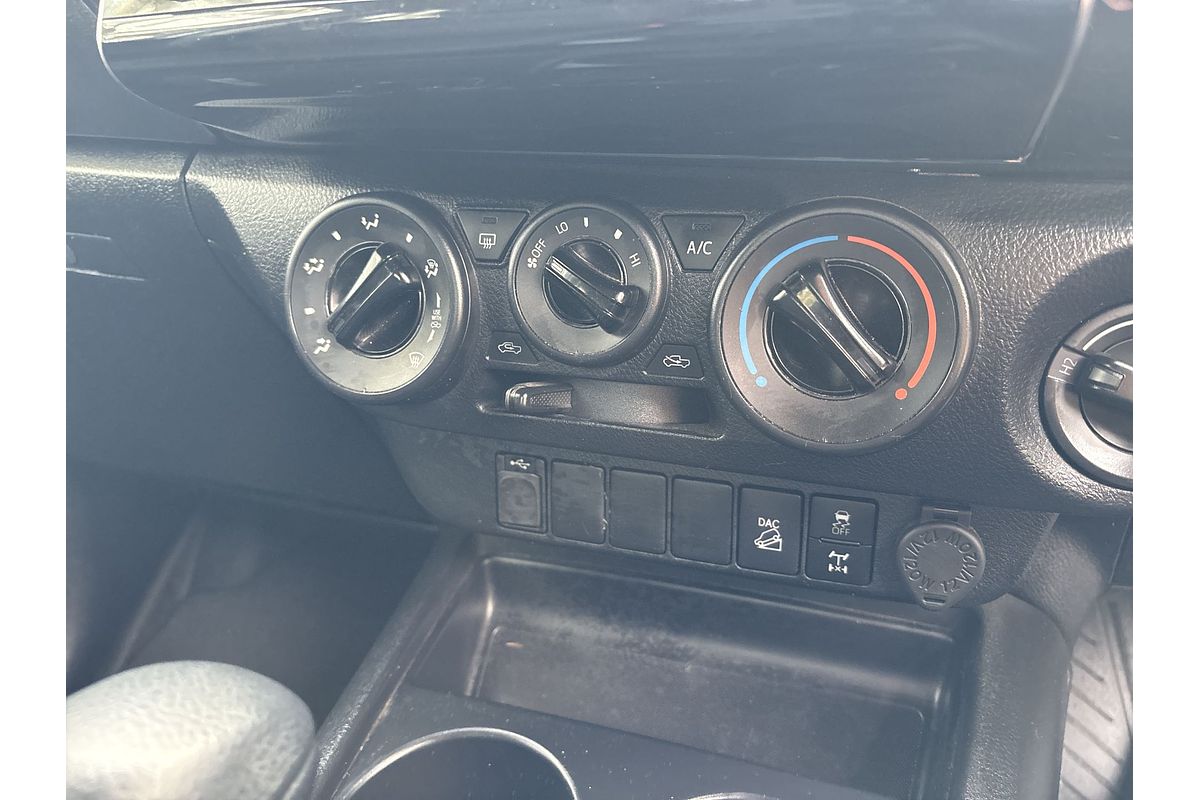 2020 Toyota Hilux SR GUN126R 4X4