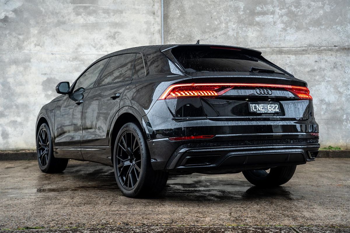 2023 Audi Q8 55 TFSI S line F1