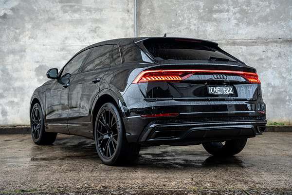 2023 Audi Q8 55 TFSI S line F1