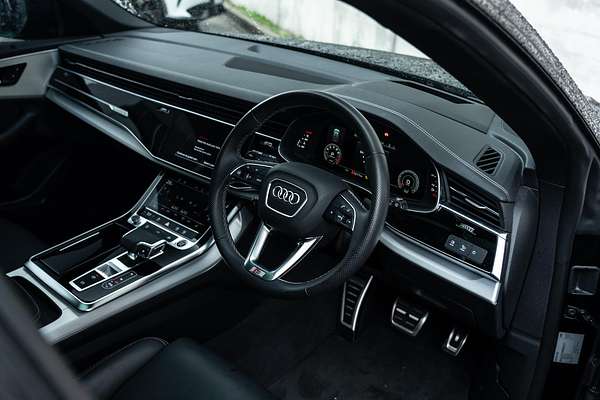 2023 Audi Q8 55 TFSI S line F1