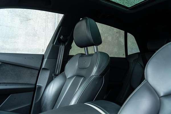 2023 Audi Q8 55 TFSI S line F1