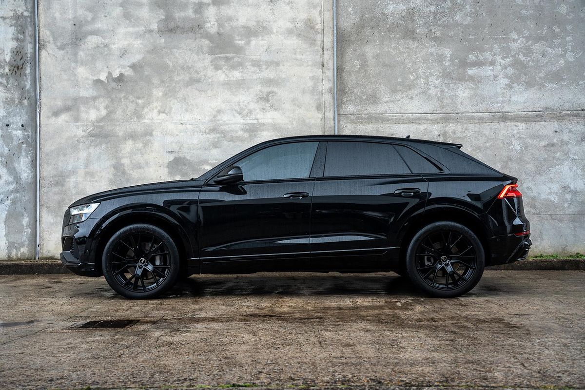 2023 Audi Q8 55 TFSI S line F1
