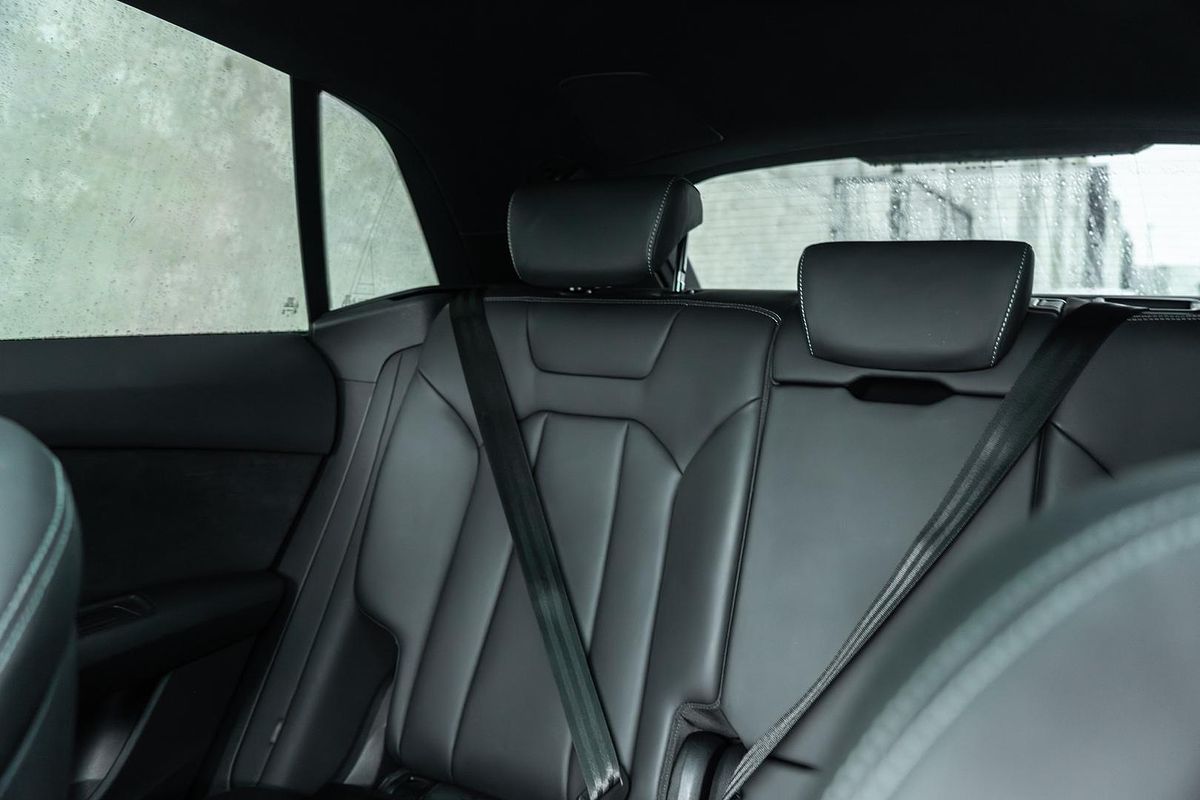 2023 Audi Q8 55 TFSI S line F1