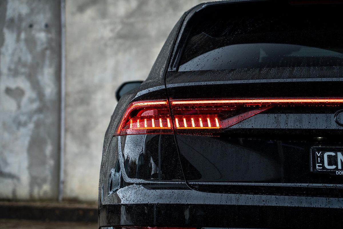 2023 Audi Q8 55 TFSI S line F1