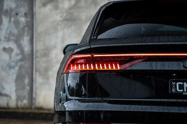 2023 Audi Q8 55 TFSI S line F1