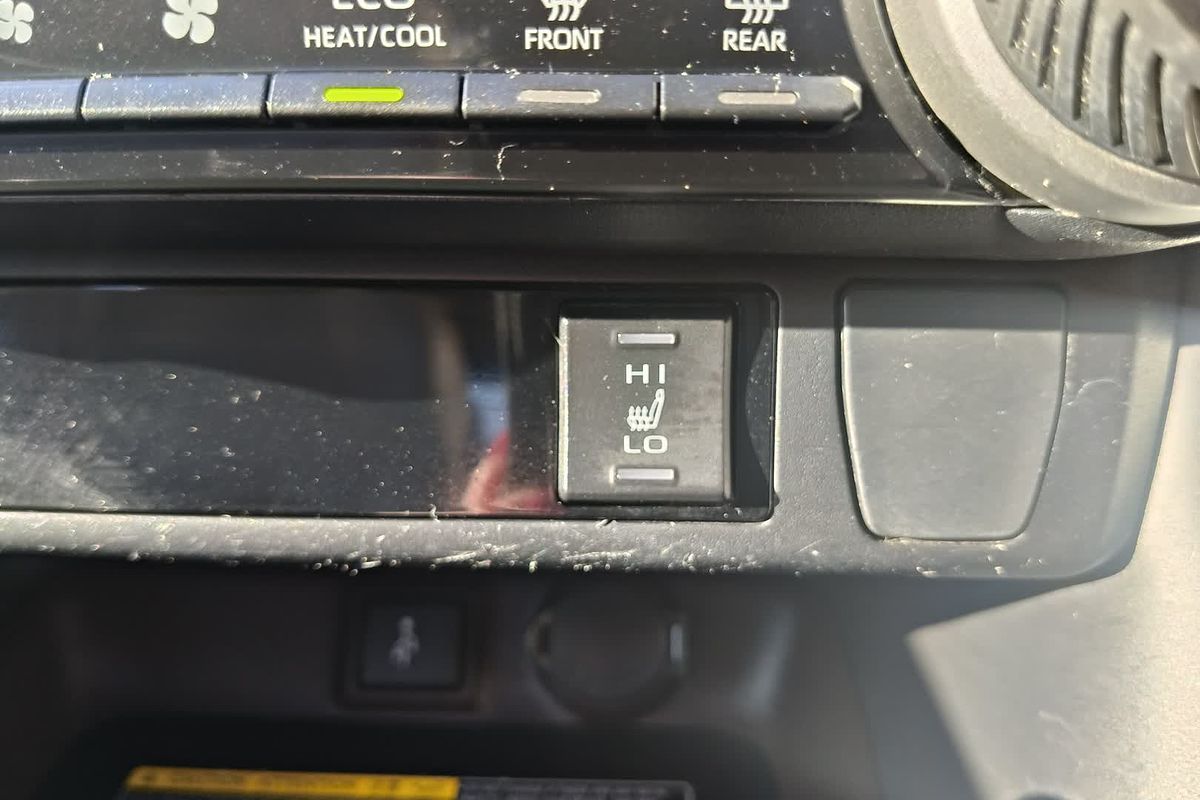 2020 Toyota RAV4 Cruiser AXAH54R