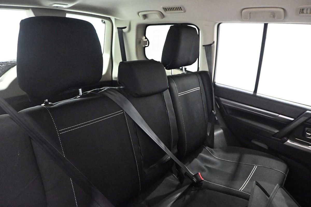 2017 Mitsubishi Pajero GLX NX