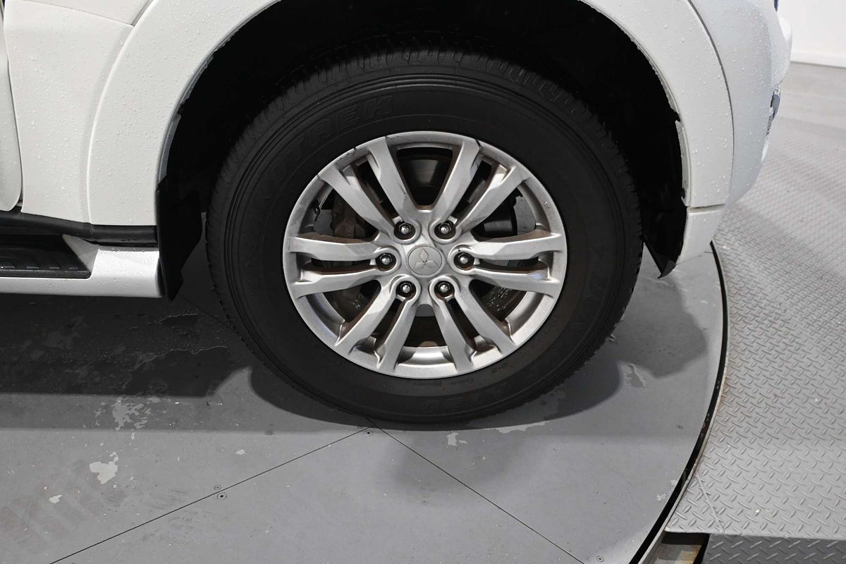 2017 Mitsubishi Pajero GLX NX