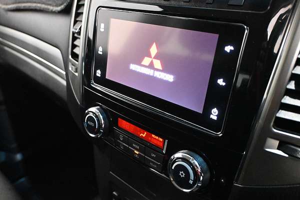 2017 Mitsubishi Pajero GLX NX