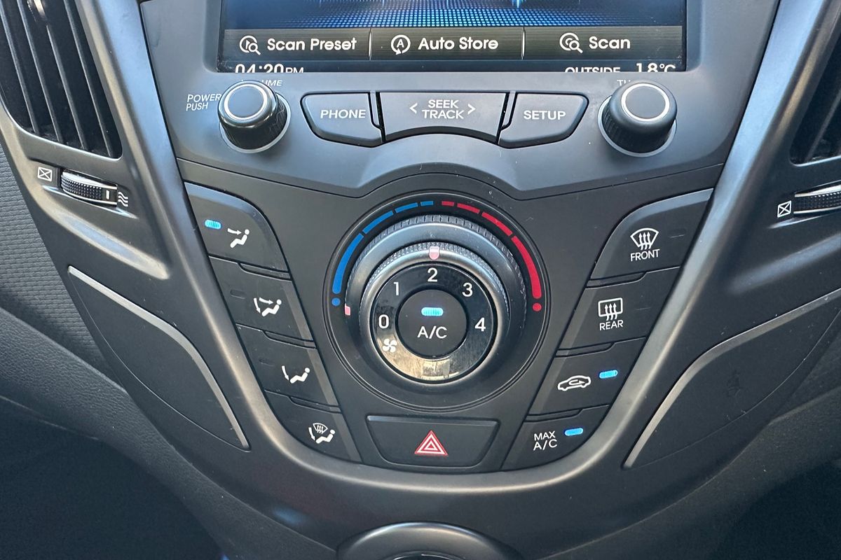 2015 Hyundai Veloster SR Turbo FS4 Series II