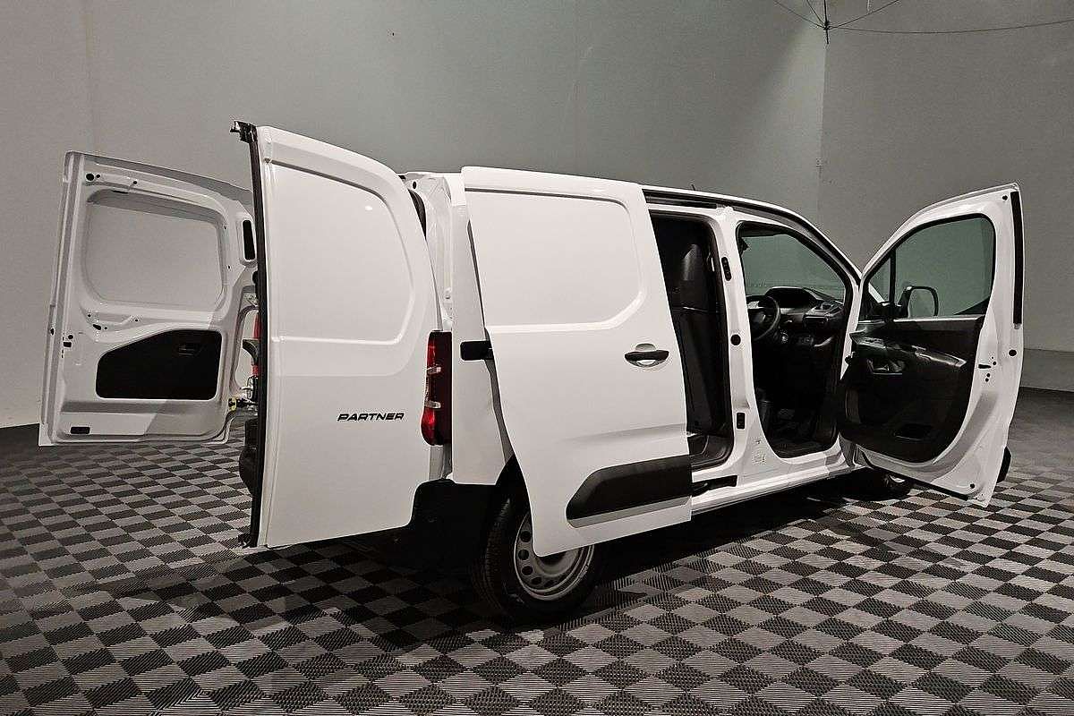 2025 Peugeot Partner Pro K9 SWB