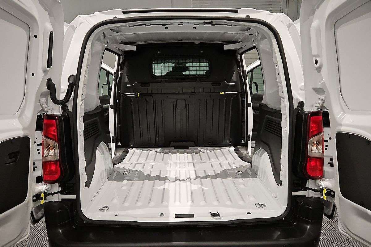 2025 Peugeot Partner Pro K9 SWB