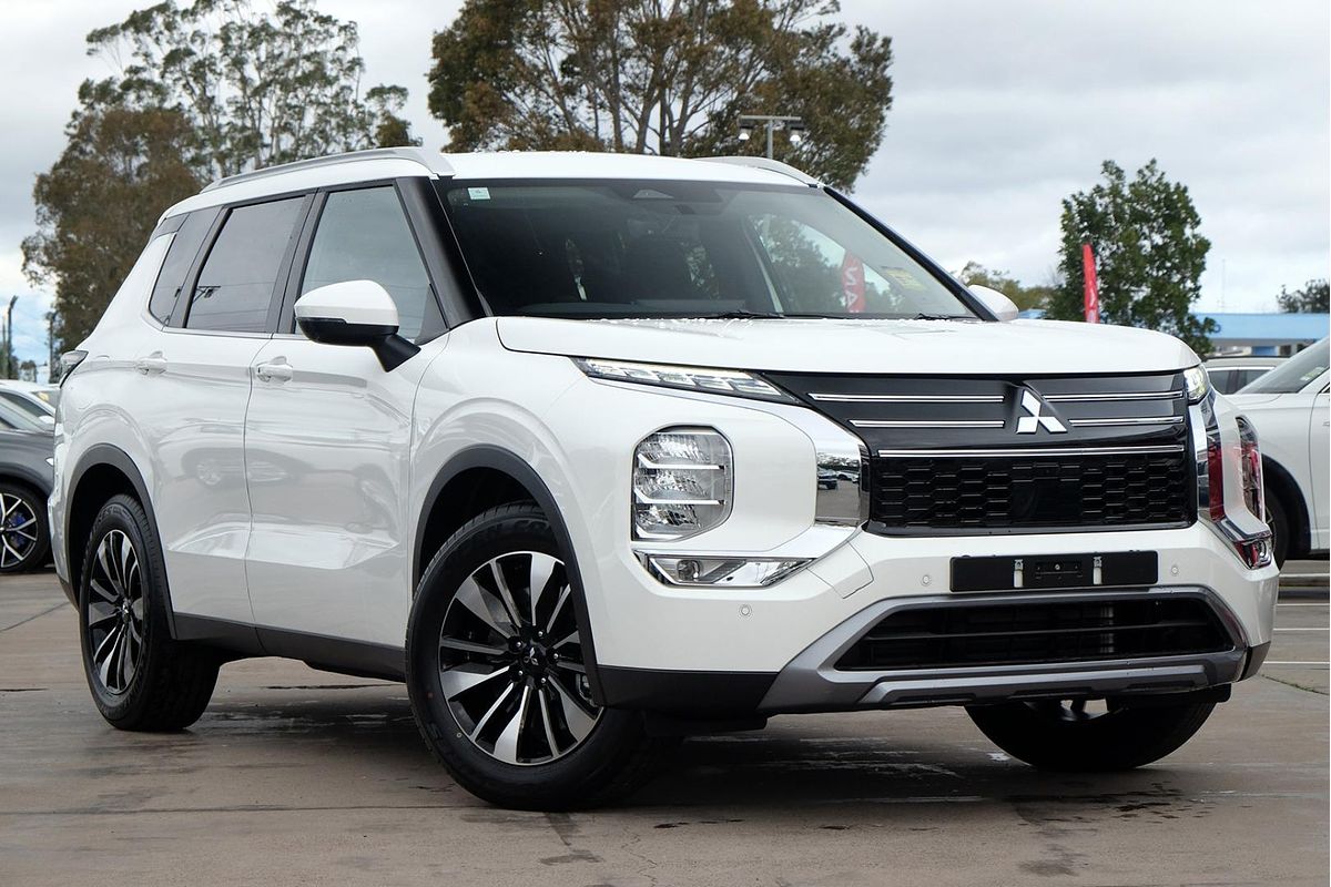 2025 Mitsubishi Outlander LS ZM