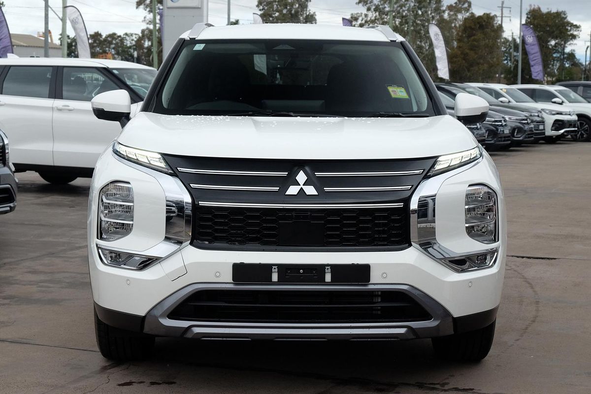 2025 Mitsubishi Outlander LS ZM
