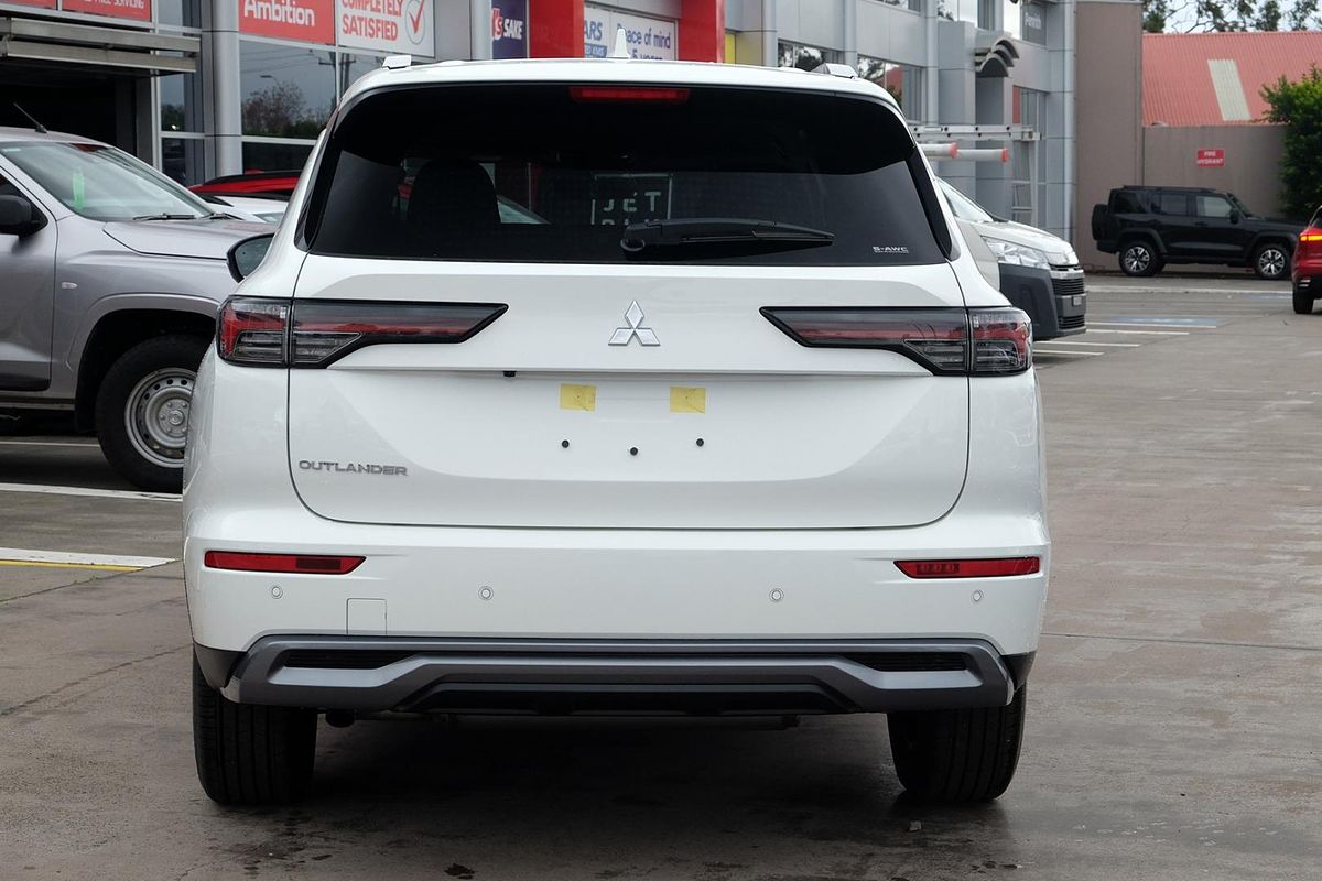 2025 Mitsubishi Outlander LS ZM