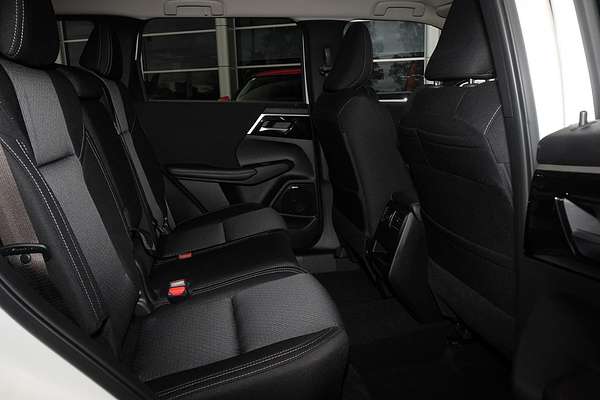 2025 Mitsubishi Outlander LS ZM