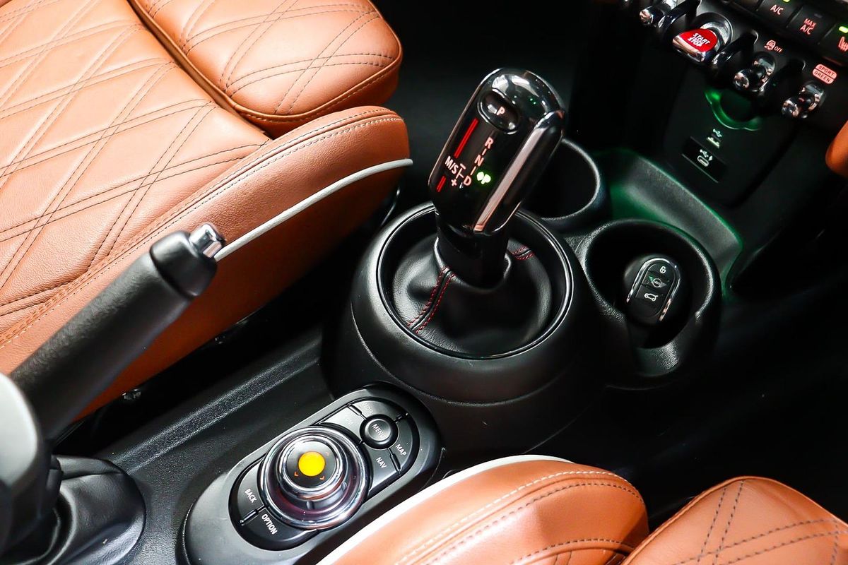 2020 MINI Hatch John Cooper Works Classic F56 LCI