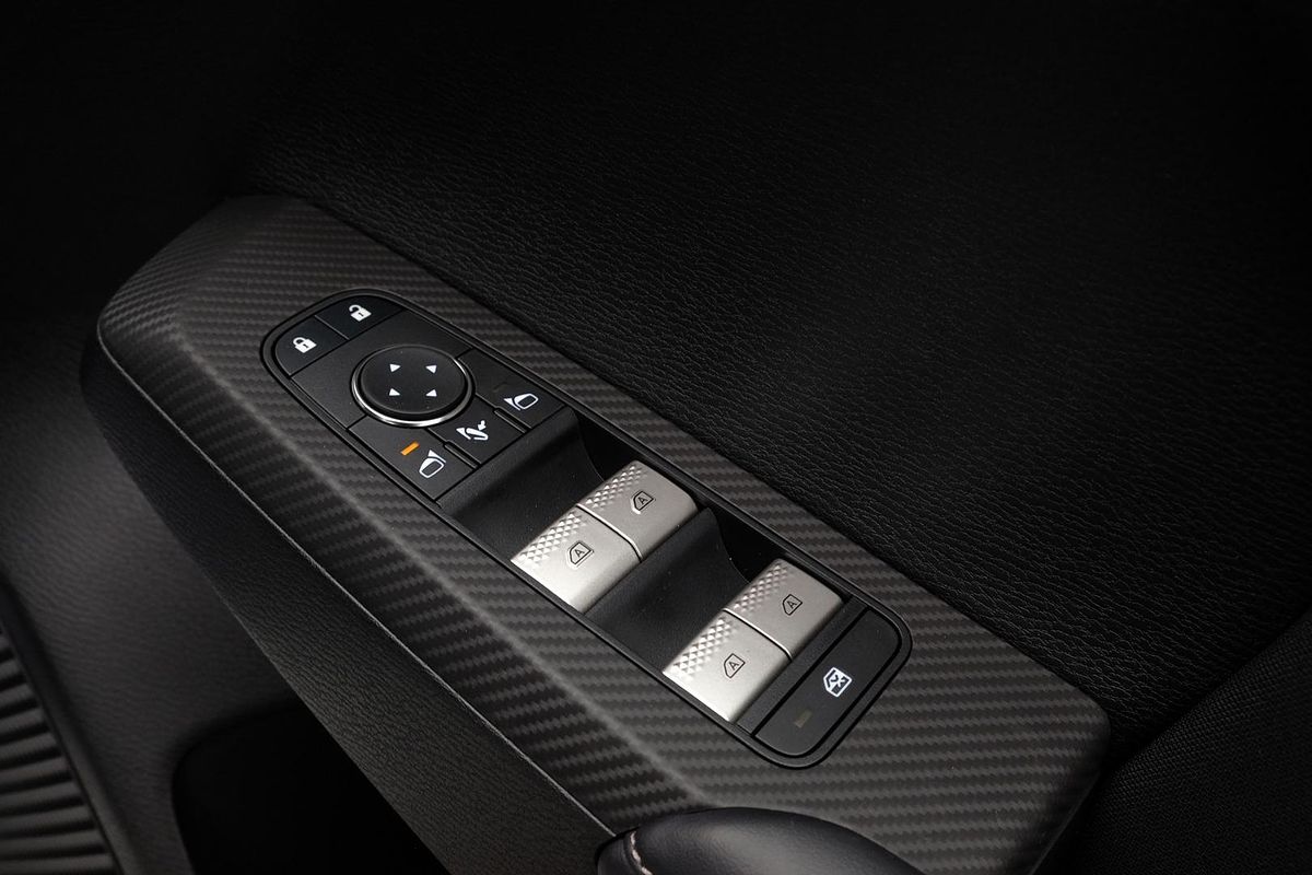 2025 Mitsubishi Outlander LS ZM
