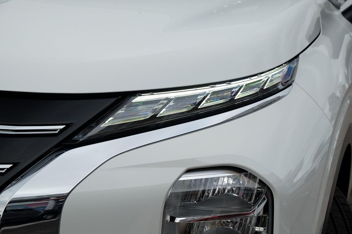 2025 Mitsubishi Outlander LS ZM
