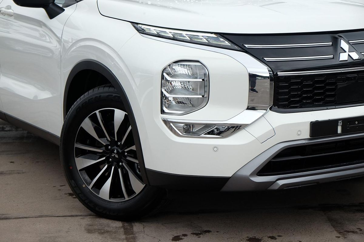 2025 Mitsubishi Outlander LS ZM