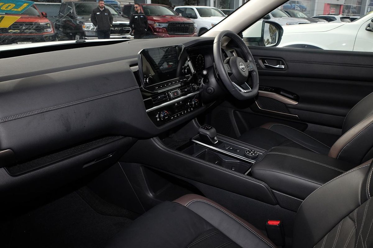 2023 Nissan Pathfinder Ti-L R53