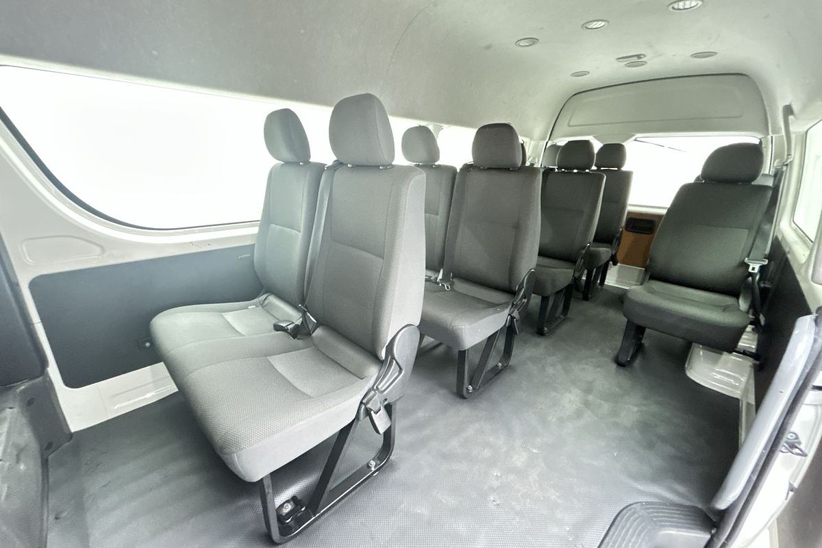 2016 Toyota Hiace Commuter KDH223R