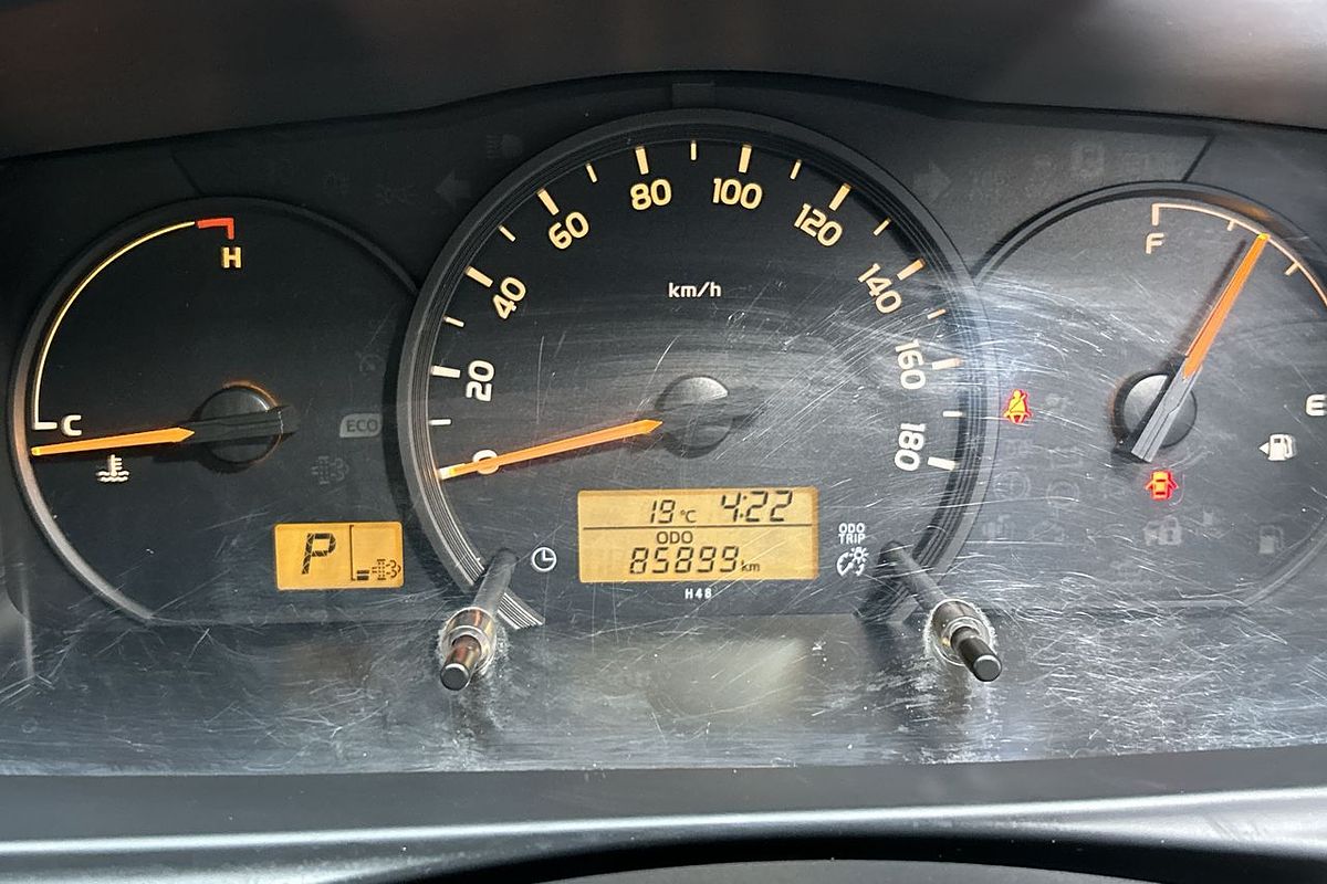 2016 Toyota Hiace Commuter KDH223R