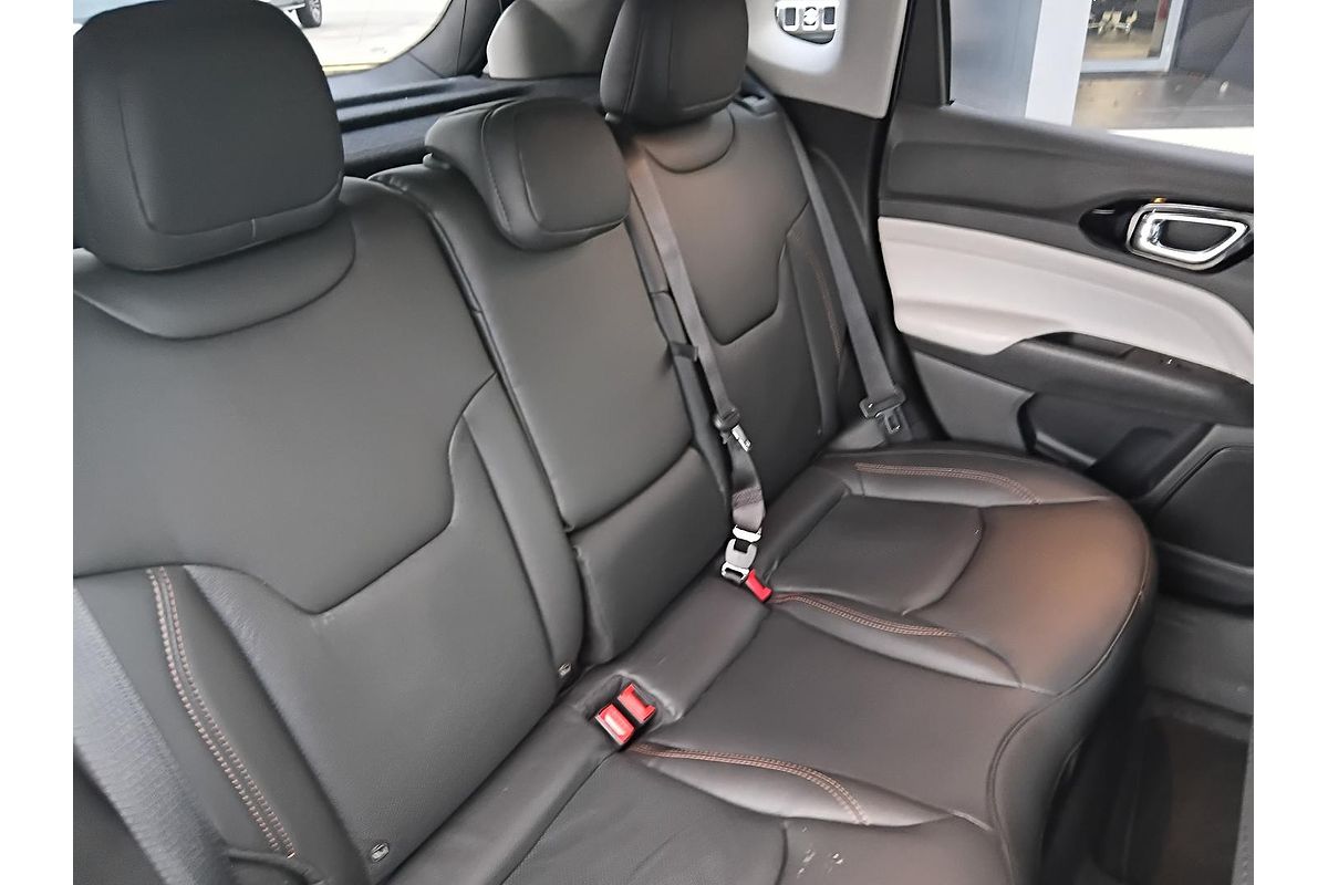 2022 Jeep Compass Limited M6