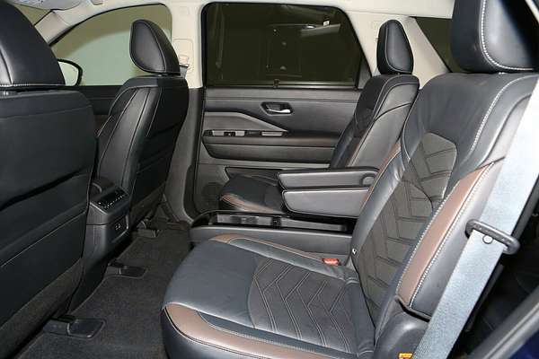 2023 Nissan Pathfinder Ti-L R53