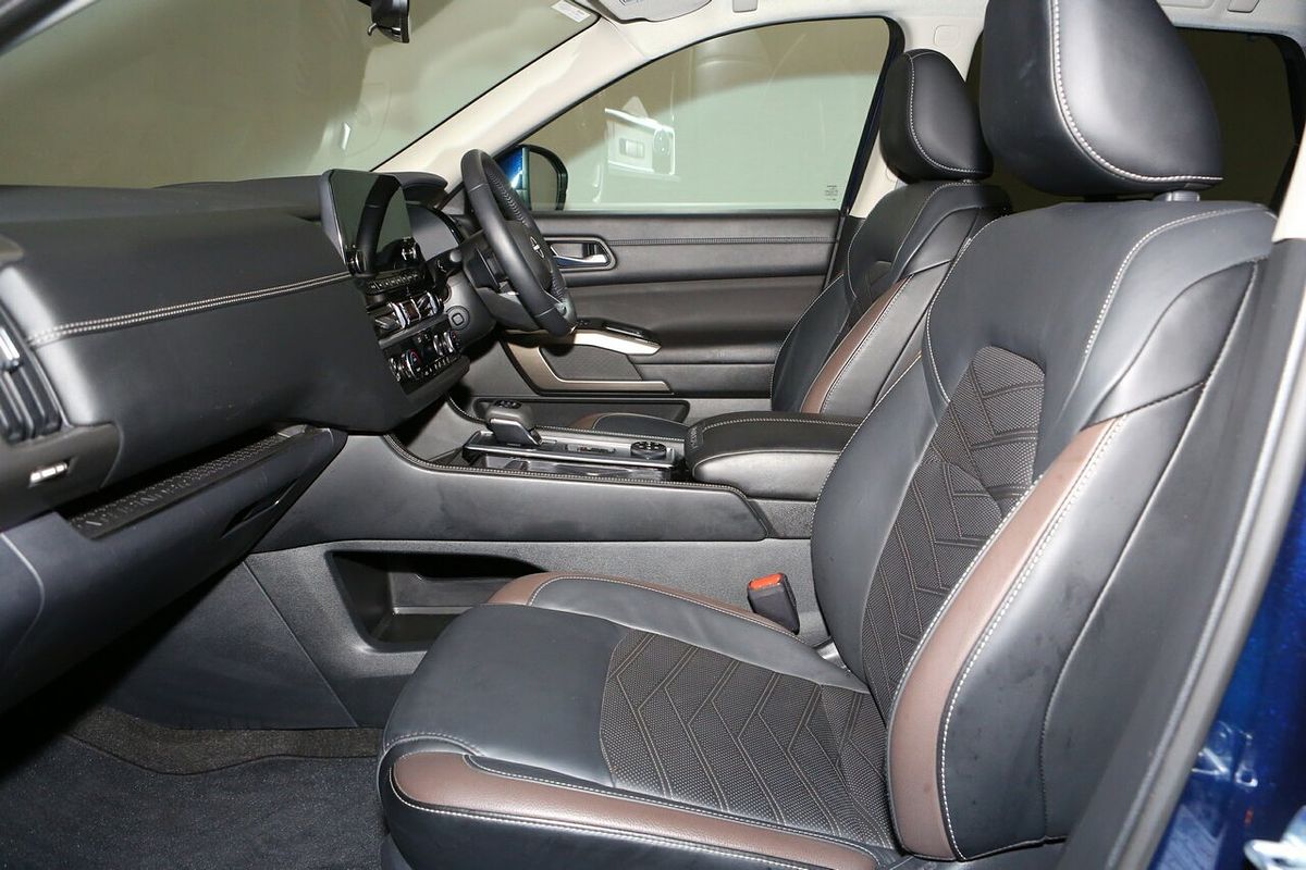 2023 Nissan Pathfinder Ti-L R53