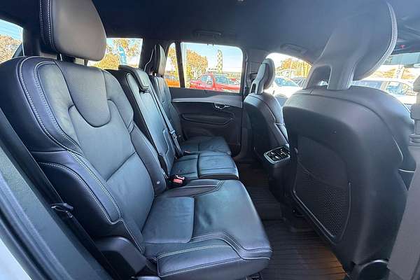 2021 Volvo XC90 T6 R-Design